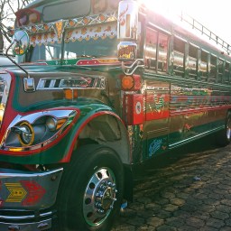 16 ½: En lang dag med “kyllinge busser” og et lille indblik i Guatemalaernes hverdag